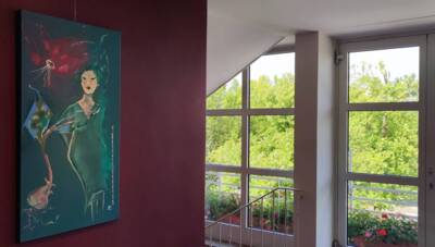 Bild der Ausstellung "Grünspiel" der Reihe "Kunst im Rathaus" von Renate Gabler-Mayer