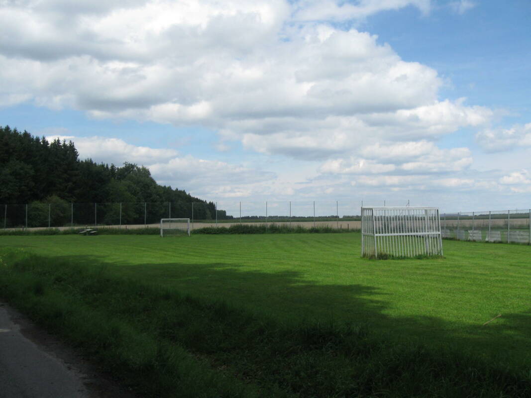 Bolzplatz in der Siedlung